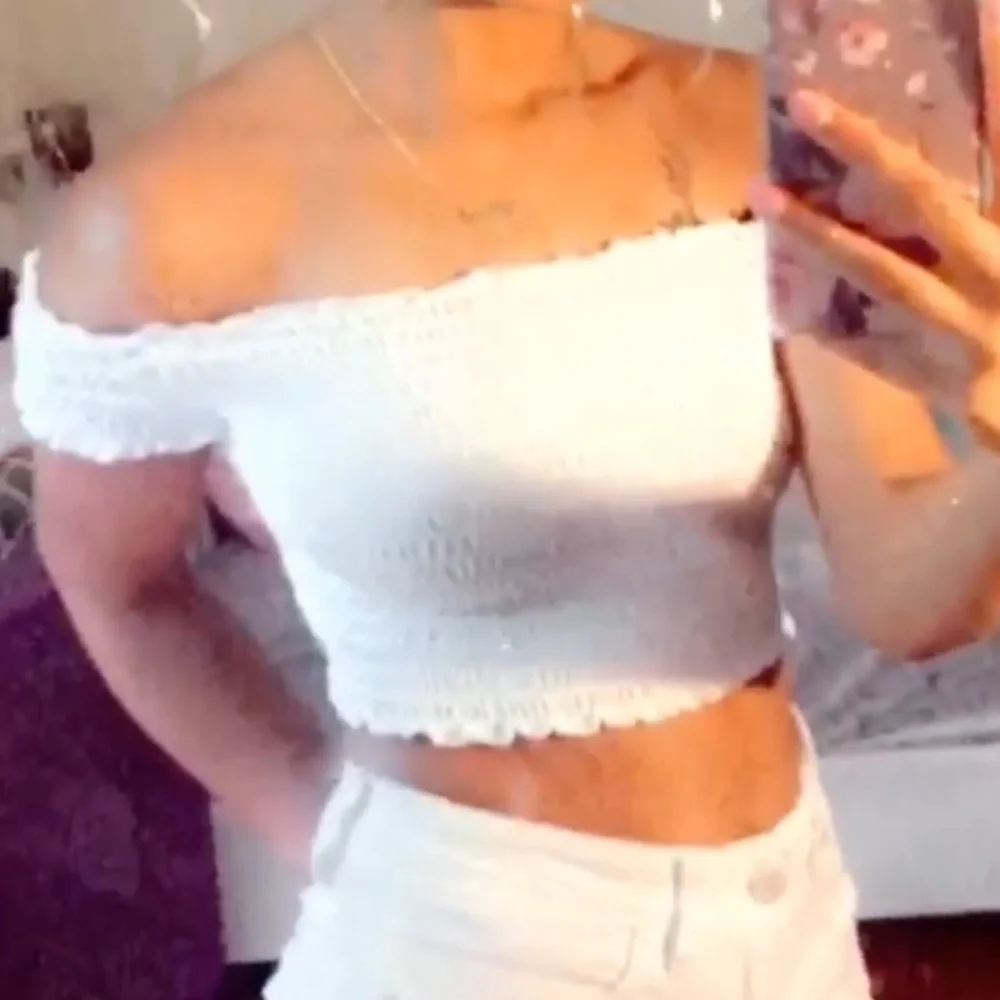 2 PACK white scrunch tops
